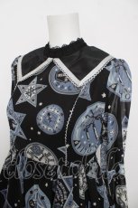 画像4: Angelic Pretty / Magic Amuletワンピース  黒 Y-26-04-07-049-AP-OP-SZ-ZY (4)