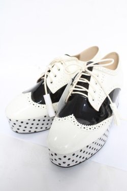 画像1: ALICE and the PIRATES / アルヴィンドットシューズ L オフ白×黒 Y-26-04-07-029-PA-SH-SZ-ZY