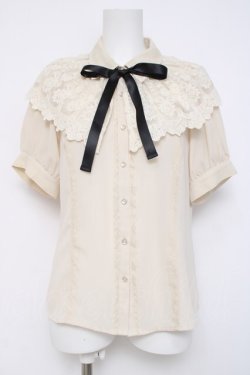 画像1: axes femme / レースケープリボン付き半袖ブラウス  生成り Y-26-04-09-051-AX-BL-SZ-ZY