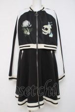 画像1: IRO+IRO / スカジャン風妖怪モチ-フワンピ-ス  黒 Y-26-04-09-118-LO-OP-AS-ZY (1)