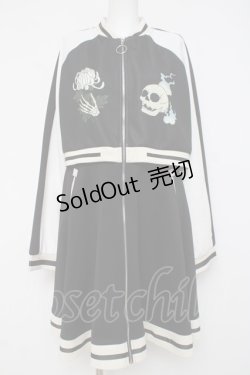 画像1: IRO+IRO / スカジャン風妖怪モチ-フワンピ-ス  黒 Y-26-04-09-118-LO-OP-AS-ZY