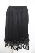 axes femme / 裾ローズインナースカート  黒 Y-26-04-09-139-AX-SK-SZ-ZY