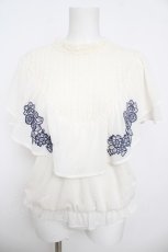 画像1: axes femme / ひまわり刺繍フリルプルオーバー M 生成り Y-26-04-13-066-AX-TO-SZ-ZS (1)