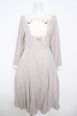 画像1: axes femme / ストロベリー刺繍ワンピース F クリーム Y-26-04-13-108-AX-OP-SZ-ZY (1)