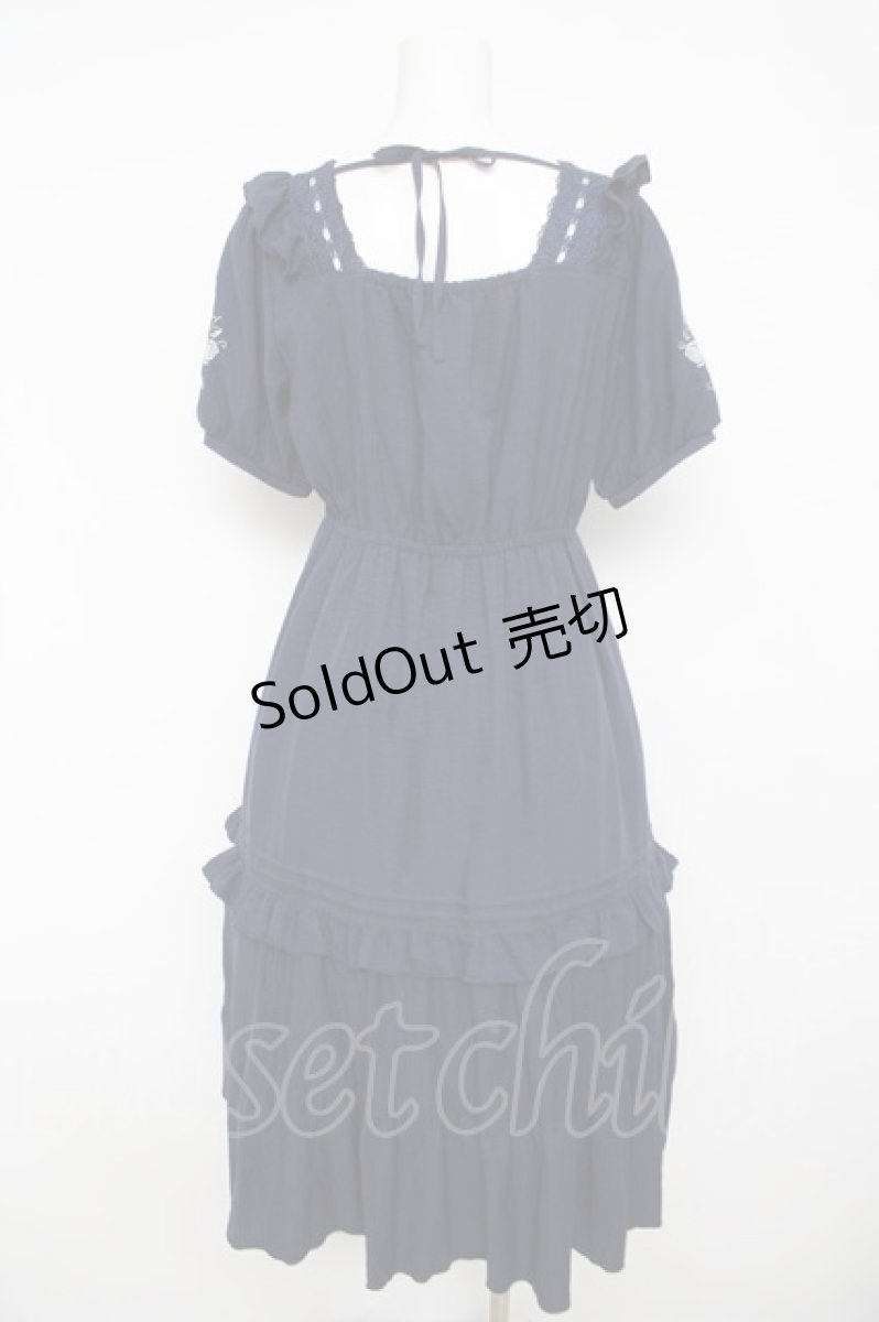 画像2: axes femme / ハシゴレース×袖バラ刺繍ワンピース F 紺 Y-26-04-13-132-AX-OP-SZ-ZY (2)