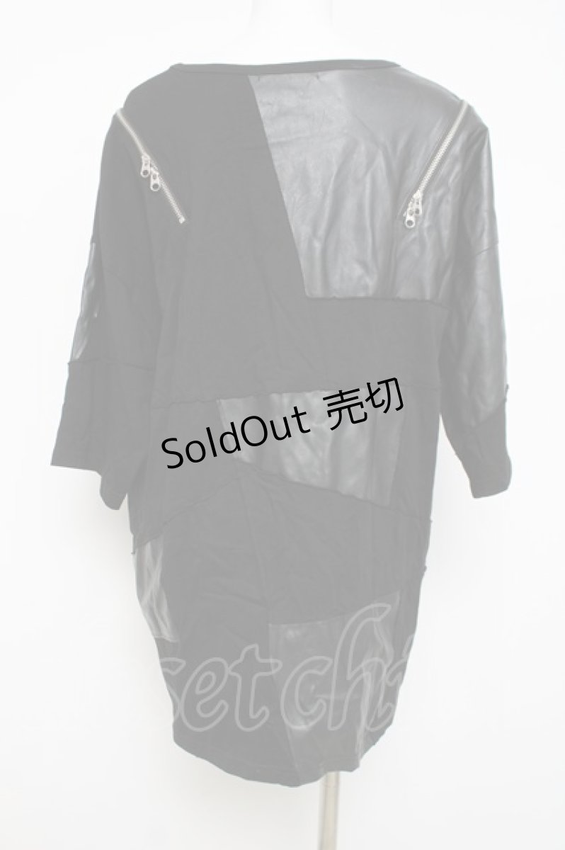 画像2: CIVARIZE / PUレザー切り替えパッチワークショルダーZIP Tシャツ F ブラック Y-26-04-15-063-GO-TS-SZ-ZY (2)