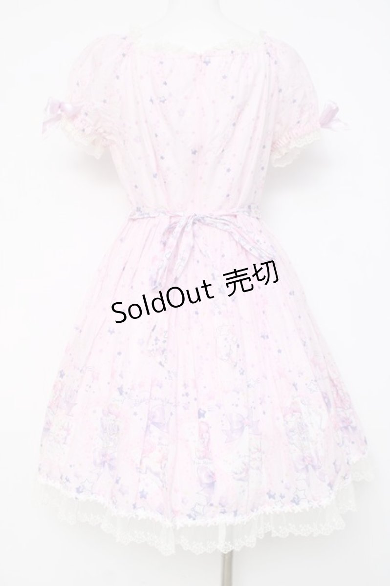 画像2: BABY, THE STARS SHINE BRIGHT / キラキラ星座とコンペイトウのお星様柄ワンピース  ピンク×オフホワイト Y-26-04-15-096-BA-OP-SZ-ZY (2)