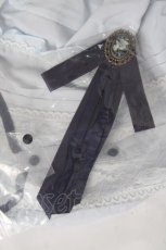 画像5: axes femme / ブローチ付きスタンドブラウス L サックス Y-26-04-17-065-AX-BL-SZ-ZY (5)