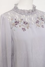 画像3: axes femme / レース切り替え刺繍プルオーバー M ラベンダー Y-26-04-17-123-AX-TO-SZ-ZS (3)