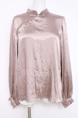 画像1: axes femme NOSTALGIE / サテンチャイナブラウス M ピンク Y-26-04-21-015-AX-BL-SZ-ZI (1)