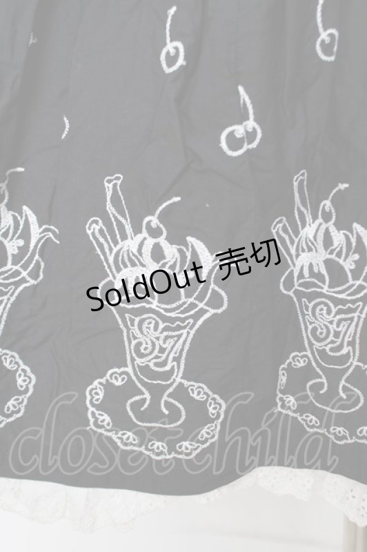 画像3: Emily Temple cute / 裾パフェ刺繍ワンピース  黒 Y-26-04-22-106-ET-OP-SZ-ZY (3)