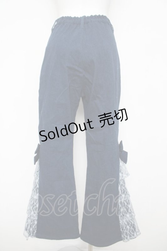 画像2: axes femme POETIQUE / サイドレースフレアデニムパンツ  インディゴ Y-26-04-23-095-AX-PA-SZ-ZY (2)