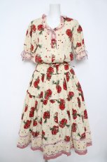 画像1: WONDERFUL WORLD / いちごブーケチェックワンピース  イエロー Y-26-04-24-094-LO-OP-SZ-ZY (1)