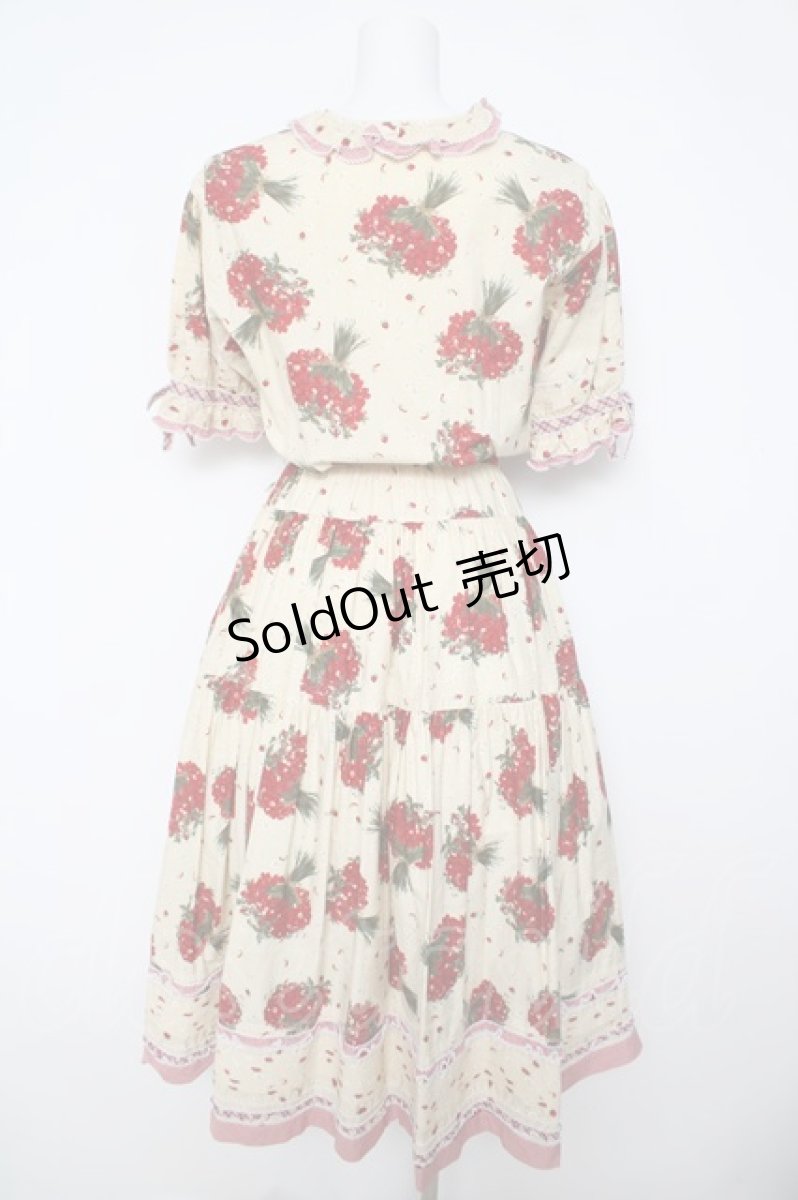 画像2: WONDERFUL WORLD / いちごブーケチェックワンピース  イエロー Y-26-04-24-094-LO-OP-SZ-ZY (2)