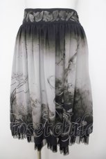 画像1: abilletage / ヴィランズ柄シフォンスカート(ミディアム)  黒 Y-26-04-24-171-GO-SK-SZ-ZY (1)