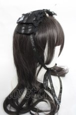 画像3: GOTH / クラウンチャームリボンヘッドドレス  黒 Y-26-04-27-035-GO-AC-SZ-ZY (3)