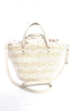 画像1: axes femme / リボンチャーム付きかごバッグ  オフ Y-26-04-27-061-AX-BG-SZ-ZY (1)