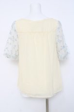 画像2: axes femme / お花刺繍チュール袖プルオーバー  生成り Y-26-04-27-091-AX-TO-SZ-ZY (2)