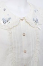 画像3: axes femme POETIQUE / 襟花刺繍ブラウス  生成り Y-26-04-27-092-AX-BL-SZ-ZY (3)