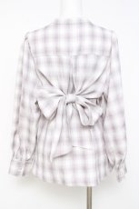 画像2: axes femme POETIQUE / チェックバックリボンブラウス  ラベンダー Y-26-04-27-111-AX-BL-SZ-ZY (2)