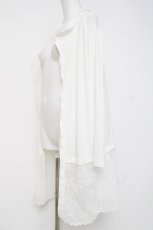 画像2: axes femme / フード付UVカットロングカーディガン  白 Y-26-04-27-123-AX-TO-SZ-ZY (2)