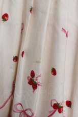 画像5: Emily Temple cute / ストロベリーバスケット柄キャミワンピース  アイボリー Y-26-04-27-152-ET-OP-SZ-ZY (5)