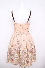 画像2: Emily Temple cute / ワンダーランドノースリーブワンピース  ベージュ Y-26-04-27-154-ET-OP-SZ-ZY (2)