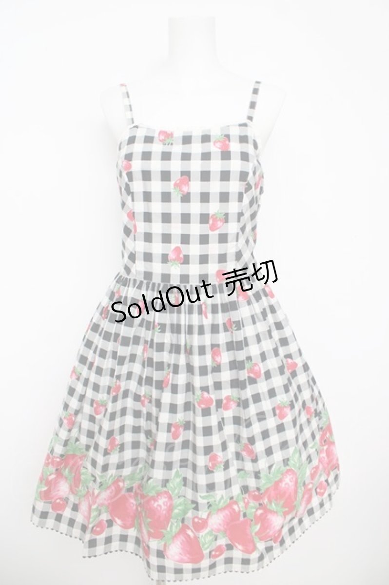 画像1: Emily Temple cute / ブロック苺キャミワンピース  黒 Y-26-04-27-159-ET-OP-SZ-ZY (1)