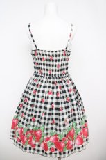 画像2: Emily Temple cute / ブロック苺キャミワンピース  黒 Y-26-04-27-159-ET-OP-SZ-ZY (2)