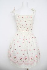 画像2: Emily Temple cute / ローズプリントシャーリングワンピース  アイボリー Y-26-04-27-169-ET-OP-SZ-ZY (2)