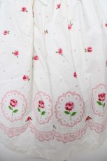 画像3: Emily Temple cute / ローズプリントシャーリングワンピース  アイボリー Y-26-04-27-169-ET-OP-SZ-ZY (3)