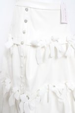 画像3: AVENCHUMU / Leather look hole ribbon skirt  白 Y-26-04-27-205-LO-SK-SZ-ZY (3)