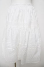 画像1: Emily Temple cute / タック入りミディスカート  白 Y-26-04-27-240-ET-SK-SZ-ZY (1)