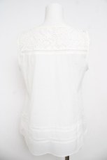 画像2: INGEBORG / カットワークレースノースリーブトップス 3(9号) オフシロ Y-26-05-04-097-LO-TO-IG-ZY (2)