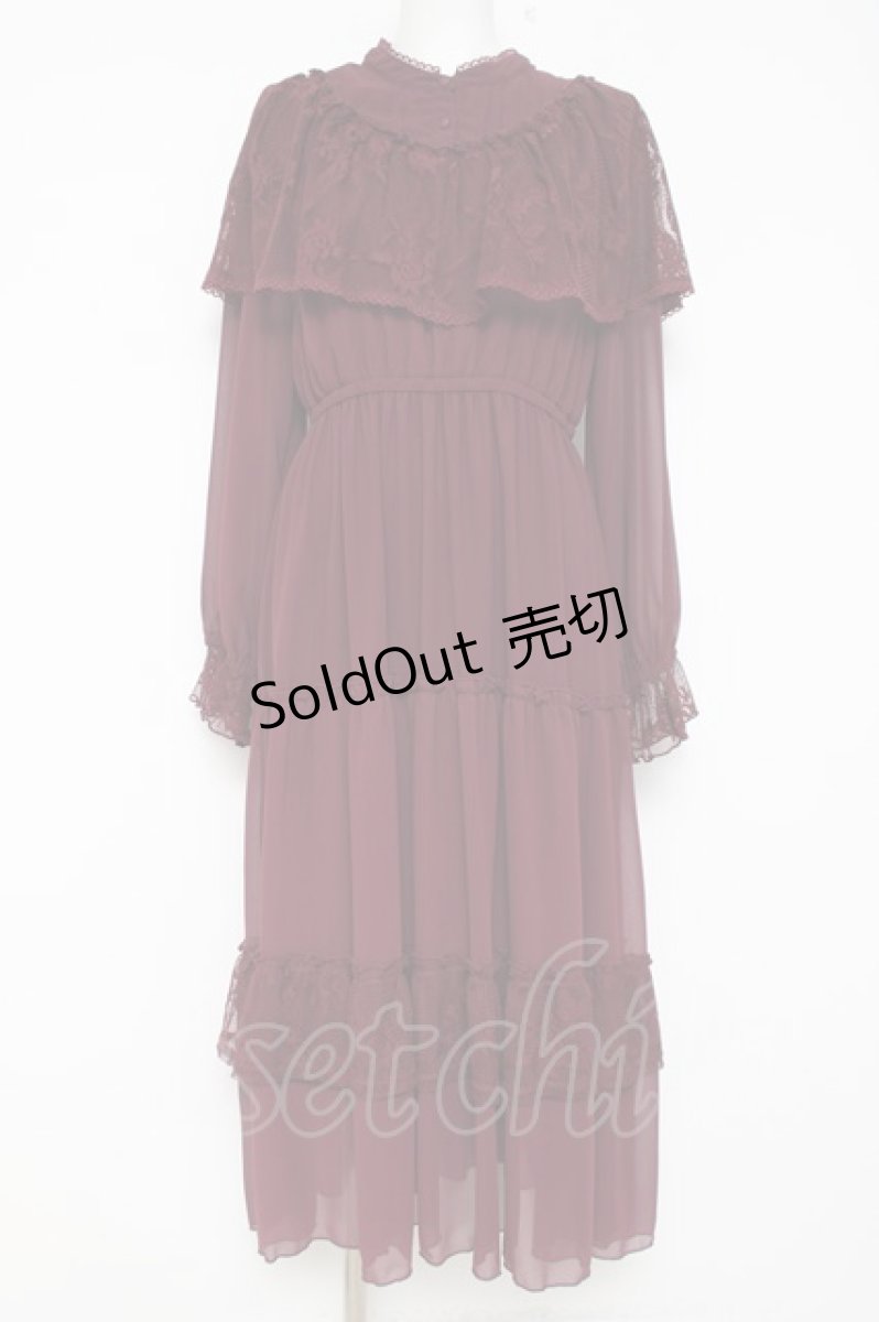 画像1: axes femme / レースケープティアードワンピース  ワイン Y-26-05-06-060-AX-OP-SZ-ZY (1)