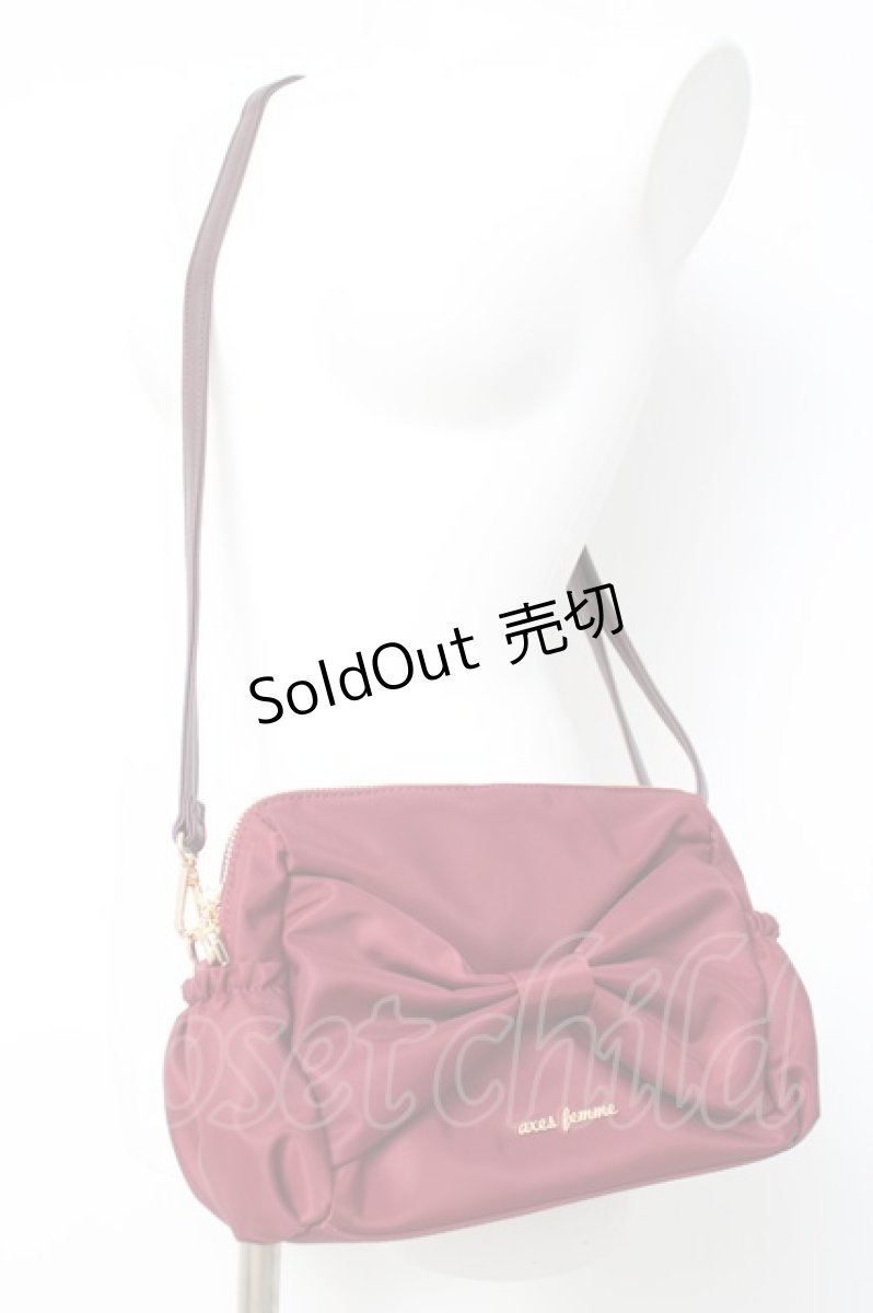 画像1: axes femme / リボン撥水ナイロンショルダー  ワイン Y-26-05-08-040-AX-BG-SZ-ZY (1)