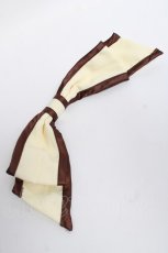 画像1: MARBLE / 配色パイピングリボンブローチ  生成り Y-26-05-08-007-GO-ZA-SZ-ZY (1)