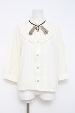 画像1: axes femme / カメオブローチ付シフォンブラウス  生成り Y-26-05-08-073-AX-BL-SZ-ZY (1)