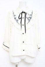 画像1: axes femme / バラ刺繍ヨーク切替七分袖ブラウス  生成り Y-26-05-08-075-AX-BL-SZ-ZY (1)
