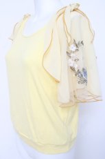 画像2: axes femme / チュール×刺繍フレア袖プルオーバー  イエロー Y-26-05-08-103-AX-TO-SZ-ZY (2)