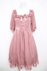画像1: axes femme POETIQUE / メッセージリボンフリルワンピース  ピンク Y-26-05-08-138-AX-OP-SZ-ZY (1)
