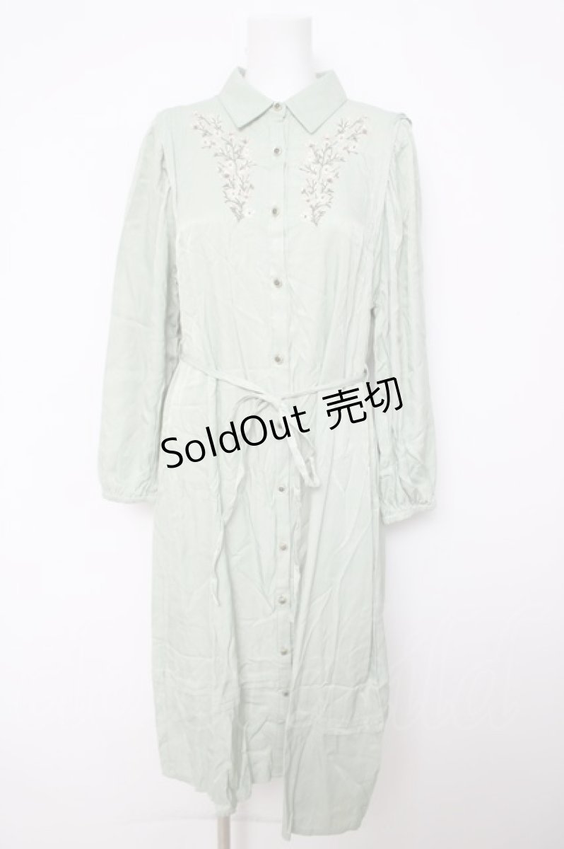 画像1: axes femme / 花刺繍ボリューム袖シャツワンピース F グリーン Y-26-05-08-143-AX-OP-SZ-ZI (1)