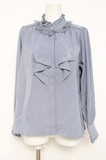 画像1: axes femme / バラ刺繍ラッフルフリルブラウス M サックス Y-26-05-10-064-AX-BL-SZ-ZY (1)