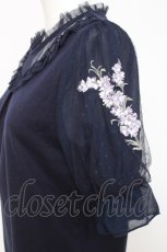画像2: axes femme / ラベンダー刺繍プルオーバー M 紺 Y-26-05-10-089-AX-TO-SZ-ZY (2)