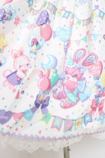 画像6: Angelic Pretty / Happy Garlandジャンパースカート  シロ Y-26-05-10-159-AP-OP-SZ-ZY (6)
