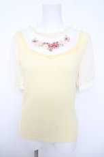 画像1: axes femme POETIQUE / ブーケリボン刺繍リブプルオーバー  イエロー Y-26-05-12-064-AX-TO-SZ-ZY (1)