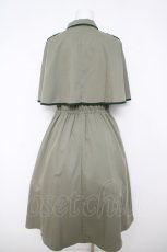 画像2: axes femme POETIQUE / ケープトレンチデザインワンピース M グリーン Y-26-05-12-084-AX-OP-SZ-ZY (2)