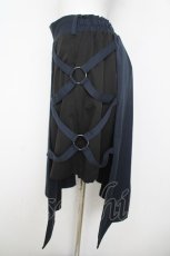 画像3: axes femme POETIQUE / クロスベルト麻雀刺繍スカート  紺 Y-26-05-12-184-AX-SK-SZ-ZY (3)
