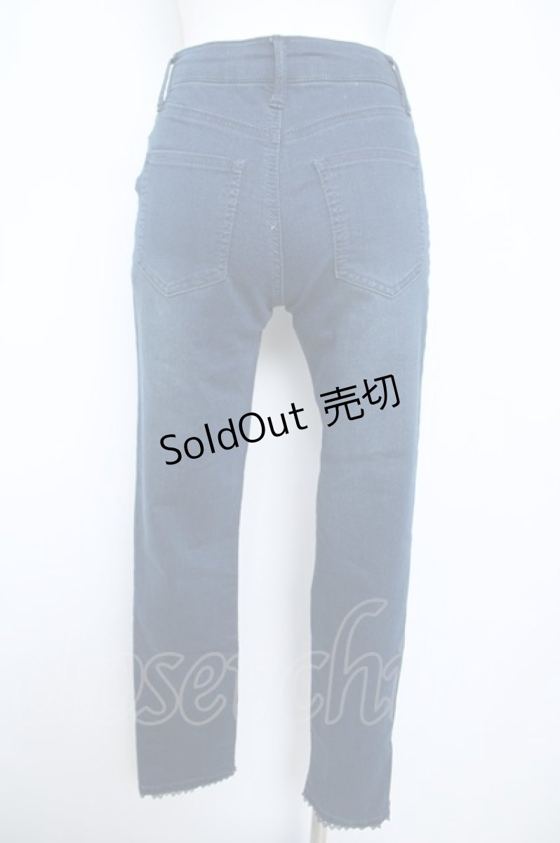 画像2: axes femme / 香水×バラ刺繍デニムパギンス  インディゴ Y-26-05-15-152-AX-PA-SZ-ZS (2)