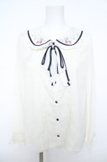 画像1: axes femme POETIQUE / リボン付ストロベリー刺繍ブラウス  生成り Y-26-05-21-025-AX-BL-SZ-ZY (1)